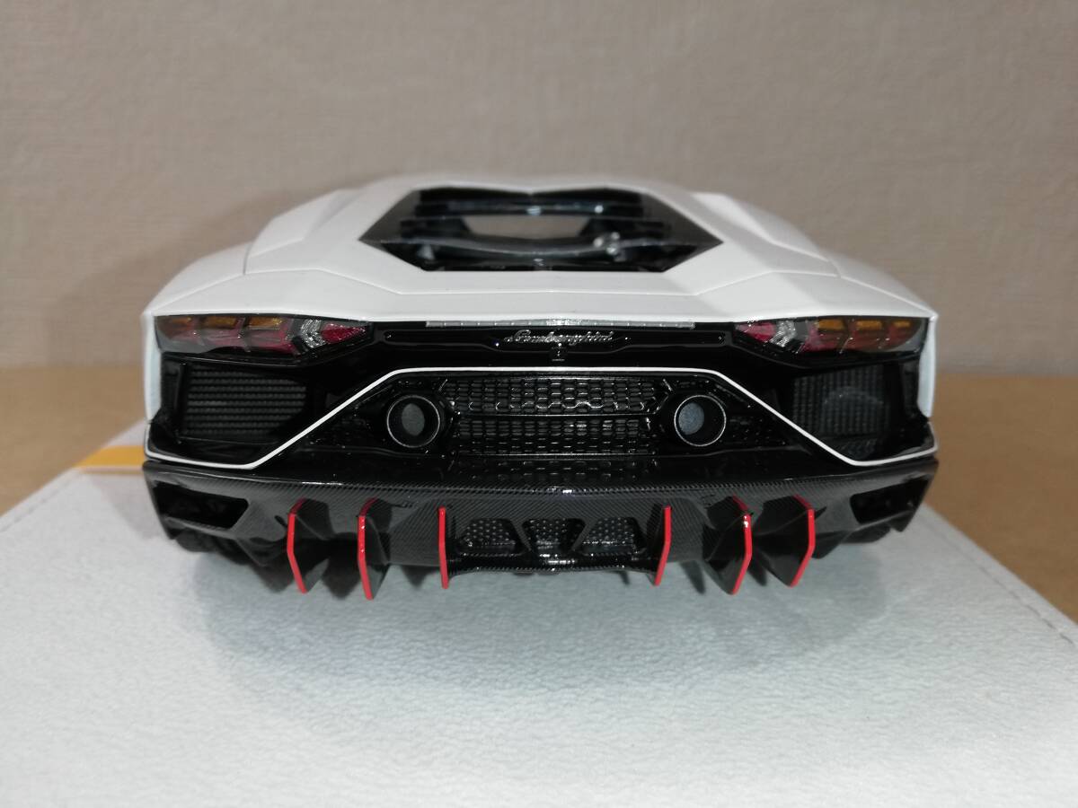 Make UP EIDOLON Lamborghini Aventador Ultimae アイドロン ランボルギーニ アヴェンタドール ウルティメ 1/18の画像6