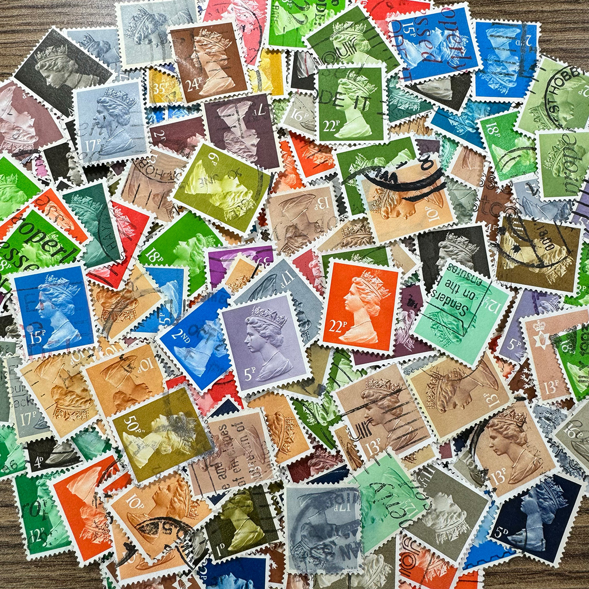 【イギリス】1960年代～使用済みMachin切手（エリザベス女王）大量200枚まとめてロット！希少！！(rNVan9sSkH)の画像2