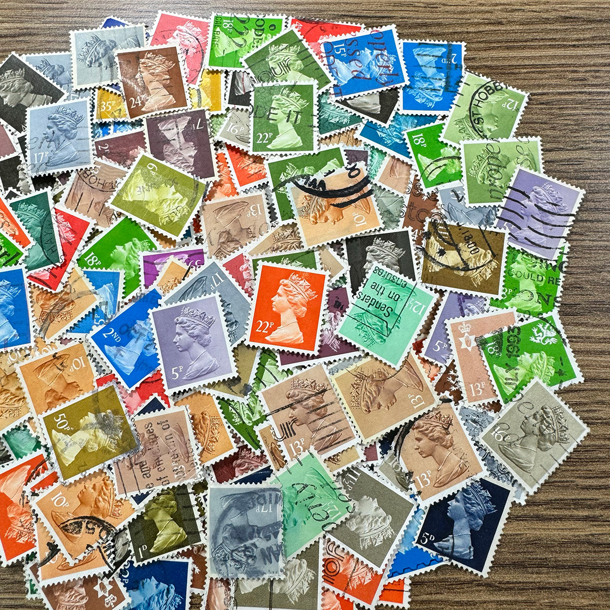 【イギリス】1960年代～使用済みMachin切手（エリザベス女王）大量200枚まとめてロット！希少！！(rNVan9sSkH)の画像10