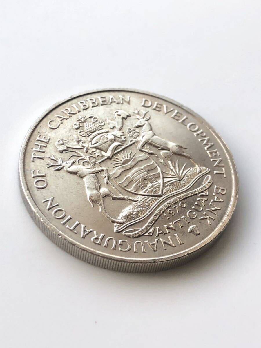 【希少 未使用】アンティグア・バーブーダ 東カリブ諸国 記念硬貨 大型白銅貨 4ドル 1970 (1971-1975)年の画像4