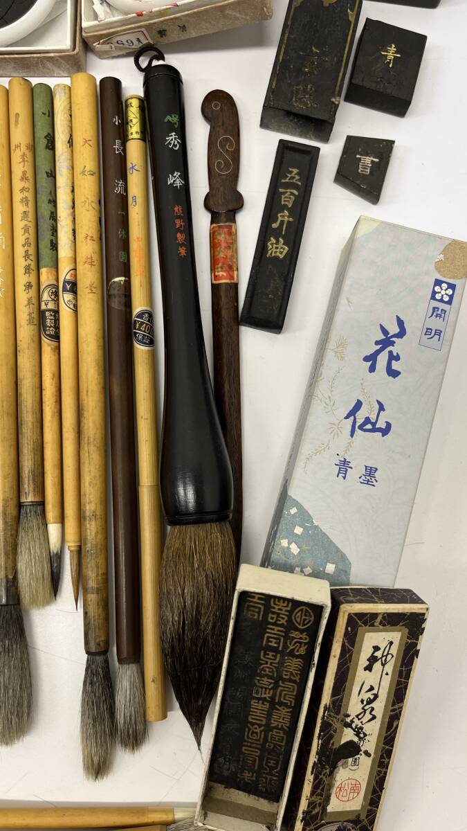 ST 【未使用長期保管品含む】書道具まとめて 筆 硯 墨 熊野製筆 鳩居堂 みなせ 文志堂 精雲堂 上海工芸 松楳園造 金不換筆 花仙 雄勝硯の画像5