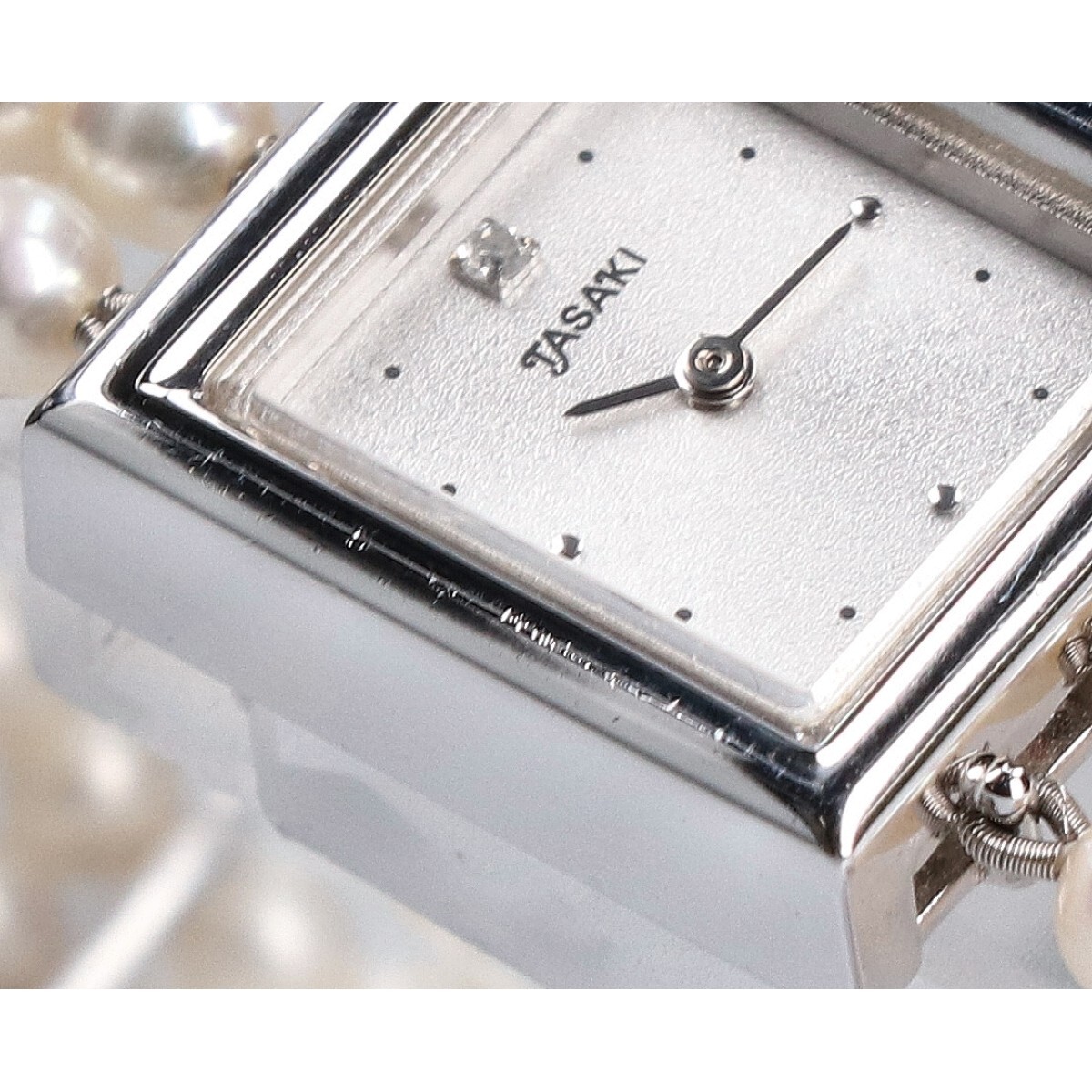 美品 TASAKI タサキ 1E20-0AB0 ベビーパール 3連ブレスレット スクエア クオーツウォッチ 腕時計 シルバー_画像8