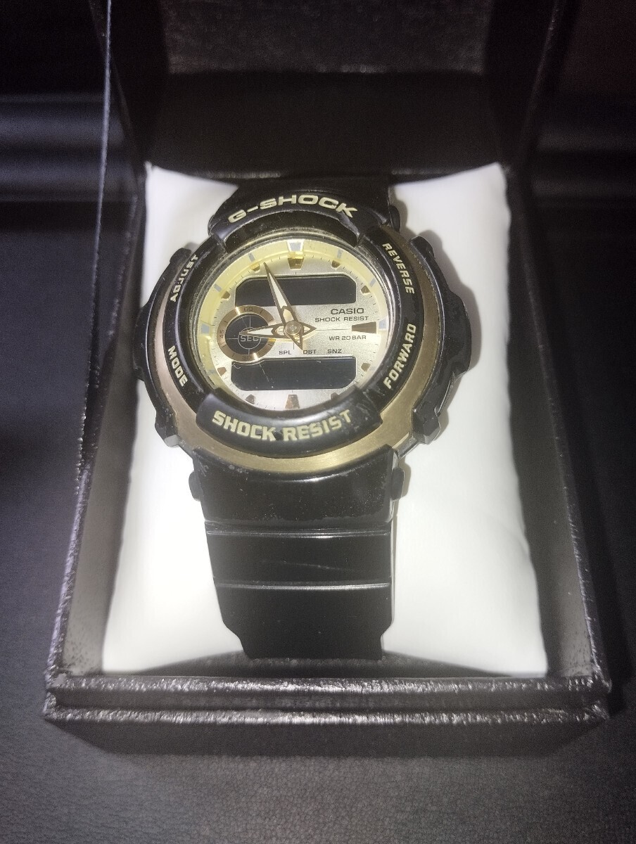 ◆CASIO カシオ G-SHOCK 3750 20BAR G-300G◆ ブラック+ゴールド カジュアル Gショック ジーショック ★腕時計 ジャンクの画像1