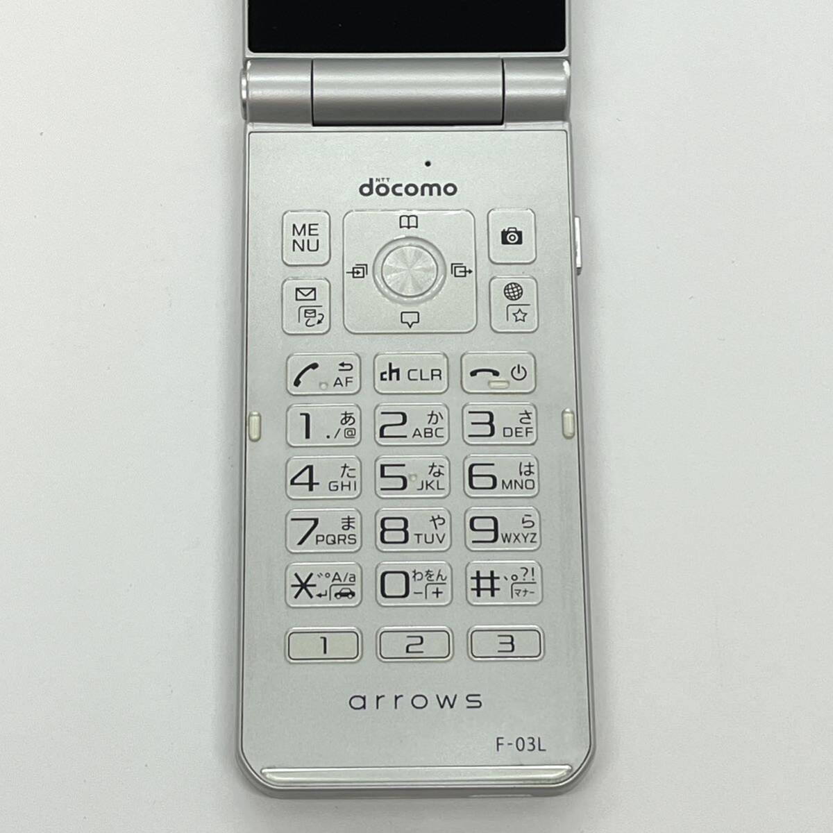 arrows ケータイ F-03L シルバー docomo SIMフリー SIMロック解除済み 白ロム 4G LTE対応 ワンプッシュオープン ガラホ本体 送料無料 Y27MR_画像4