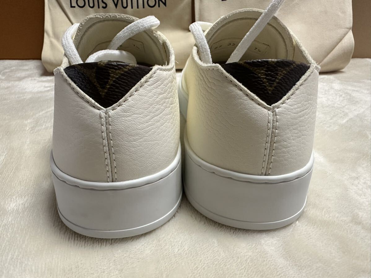 ルイヴィトン LOUIS VUITTON ヴィトンスニーカー ブロン メンズ 未使用 1AA2ES LV Resort Sneaker サイズ075(約26.5センチ)star の画像3