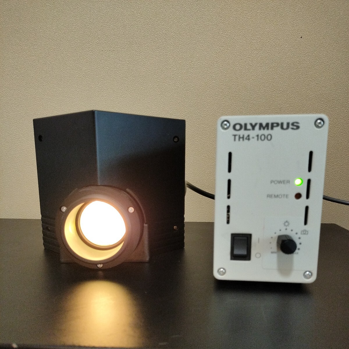 OLYMPUS Olympus микроскоп для источник света оборудование источник питания оборудование приложен лампа house TH4-100 U-LH100 100v 150w рабочее состояние подтверждено 