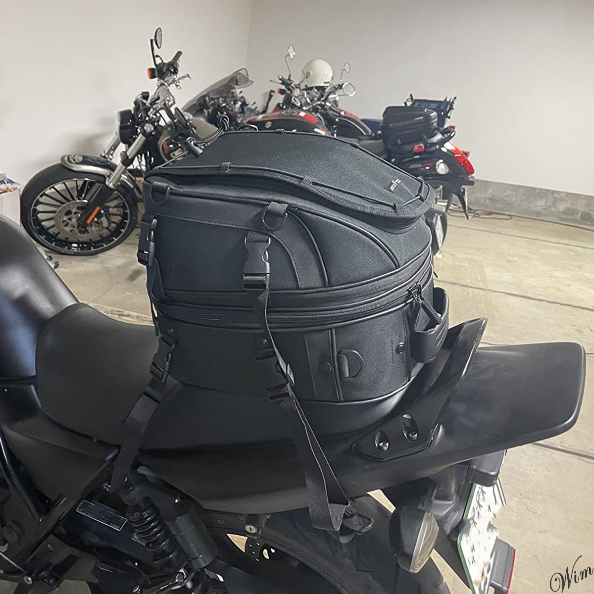 ◆2気室+容量可変式◆ シートバッグ 18-25L レインカバー付き 簡単装着 背面パッド オートバイ アクセサリー ブラック ショルダー