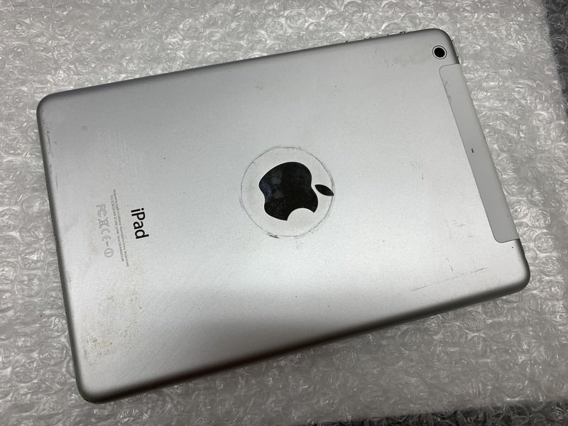 JJ503 iPad mini 第2世代 Wi-Fi+Cellular A1490 シルバー 16GB 判定○ ジャンク ロックOFFの画像2