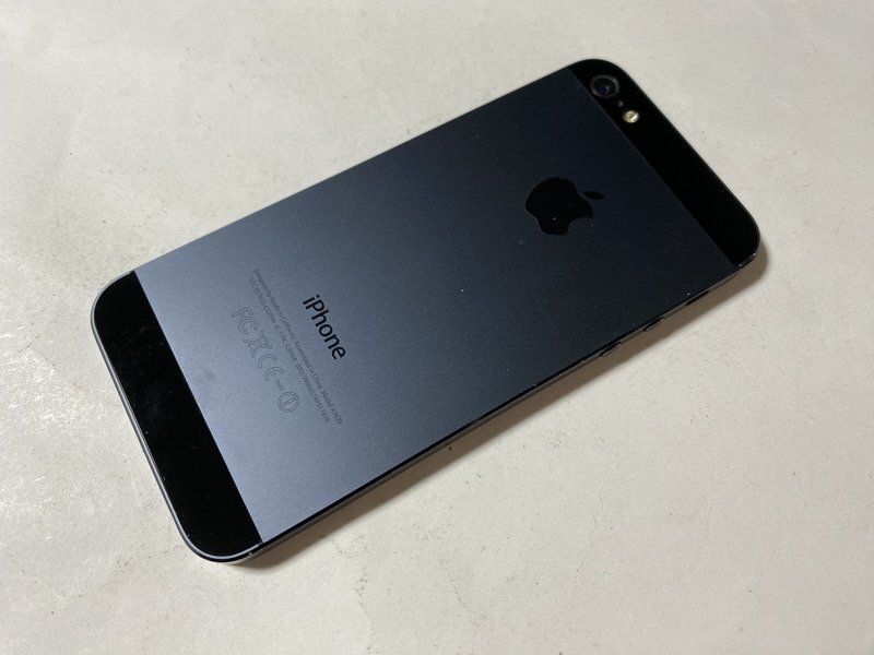 IG917 au iPhone5 32GB ブラック ジャンク ロックOFFの画像2