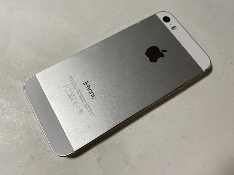 IG941 au iPhone5s 64GB シルバー ジャンク ロックOFFの画像2