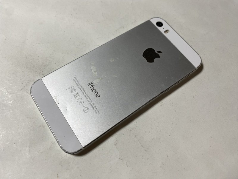 IH053 SoftBank iPhone5s 32GB シルバー ジャンク ロックOFFの画像2