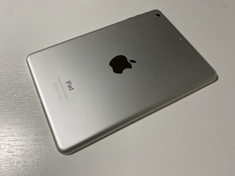 IG989 iPad mini 2 16GB Wi-Fi シルバー ジャンク ロックOFFの画像2