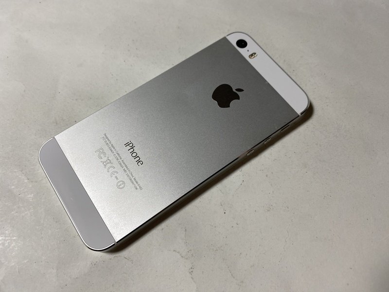 IH055 SoftBank iPhone5s 64GB シルバー ジャンク ロックOFFの画像2