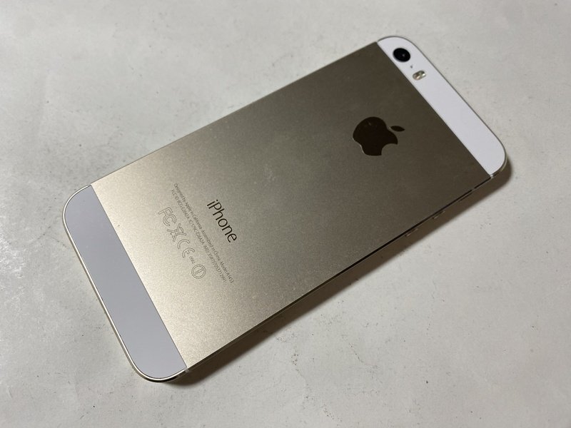 IH034 SoftBank iPhone5s 64GB ゴールド ジャンク ロックOFFの画像2