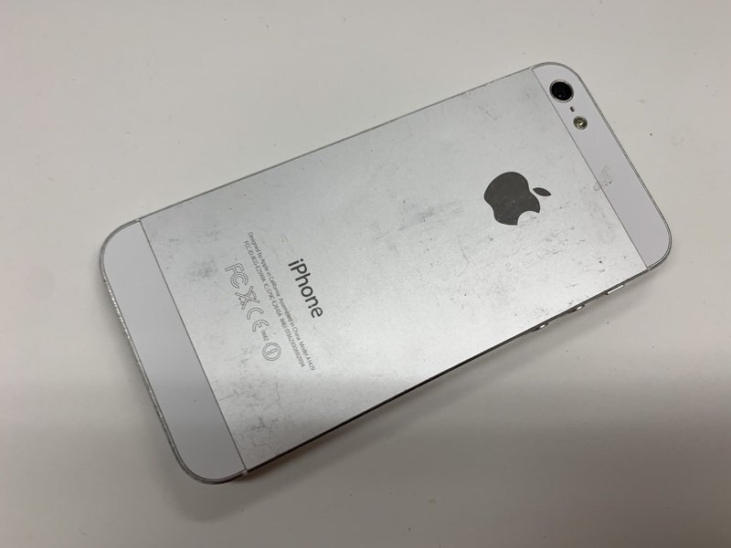 JK813 SoftBank iPhone5 ホワイト 16GB 判定○ ジャンク ロックOFFの画像2