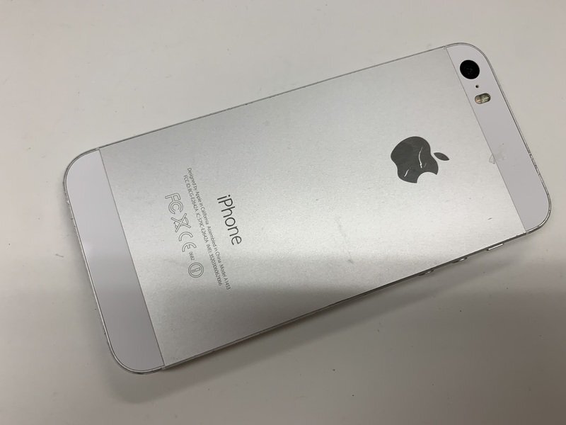 JL093 docomo iPhone5s シルバー 32GB 判定○ ジャンク ロックOFF_画像2