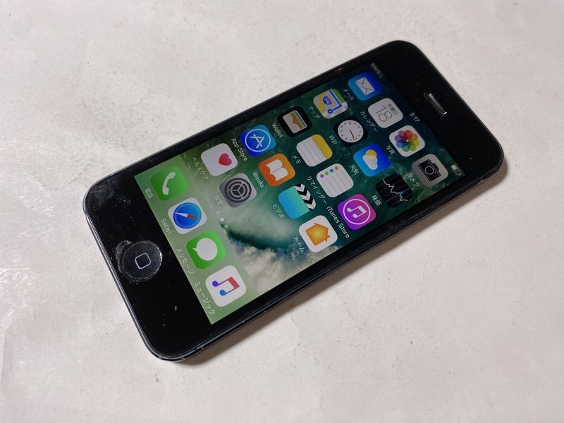 IH171 SoftBank iPhone5 64GB ブラック ジャンク ロックOFFの画像1