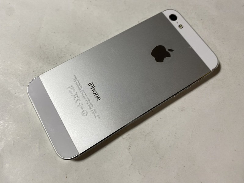 IH155 au iPhone5 16GB ホワイト ジャンク ロックOFF_画像2