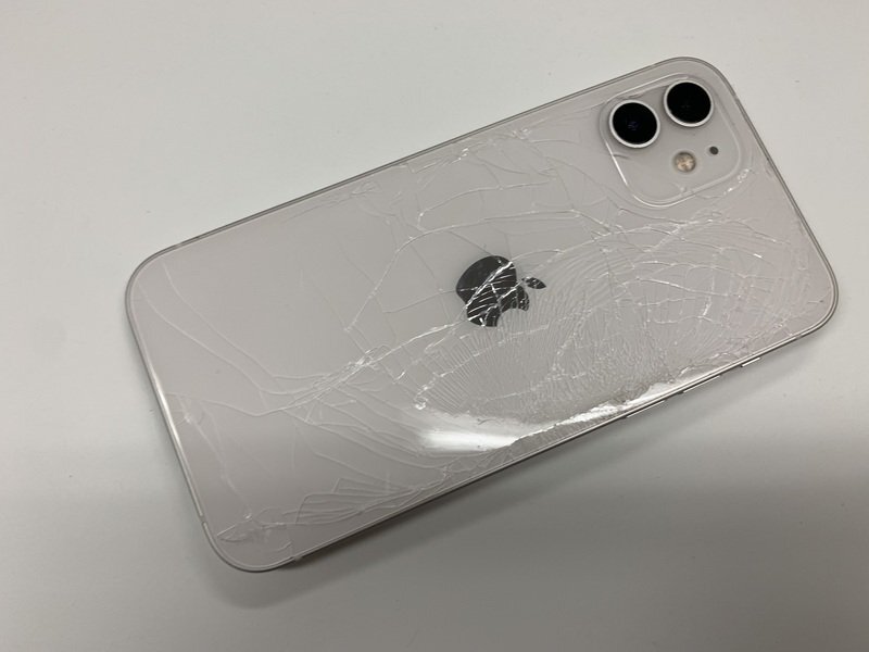 JK464 SIMフリー iPhone12 ホワイト 64GB ジャンク ロックOFFの画像2