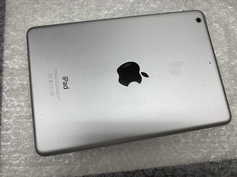 JL793 iPad mini 第2世代 Wi-Fiモデル A1489 シルバー 16GB ジャンク ロックOFF_画像2