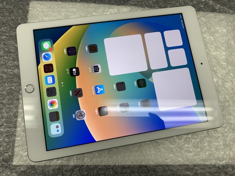 JM095 SIMフリー iPad 第5世代 Wi-Fi+Cellular A1823 シルバー 32GBの画像1