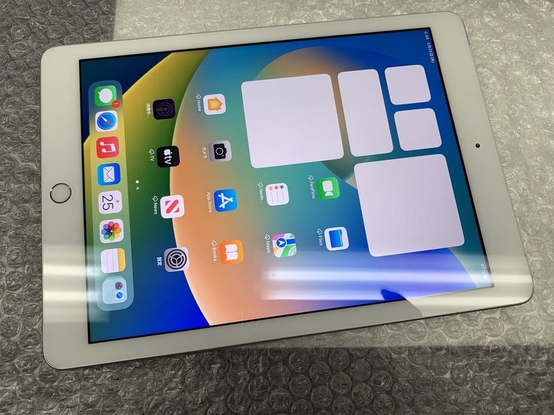 JM113 SIMフリー iPad 第5世代 Wi-Fi+Cellular A1823 シルバー 32GBの画像1