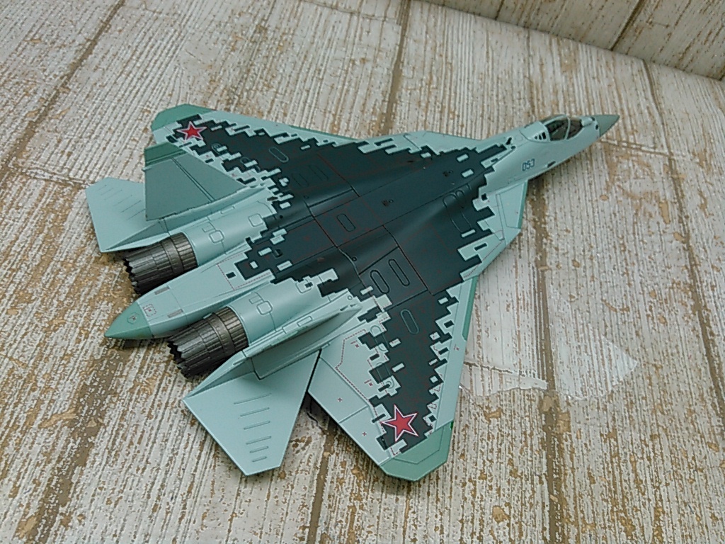 He543-102♪【80】ホビーマスター 1/72 Su-57 フェロン ステルス戦闘機の画像6