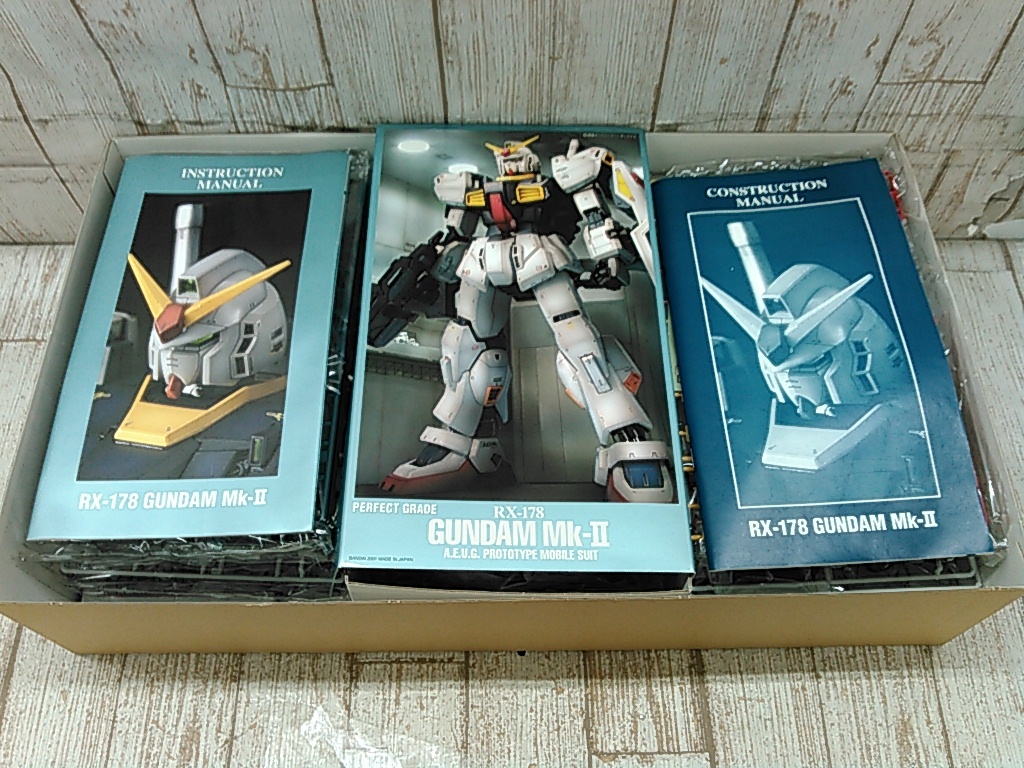 He882-100♪【120】未組立 PG 1/60 RX-178 ガンダムMk-II 初回限定特典DVDビデオ「GUNDAM EVOLVE II」封入 難ありの画像2