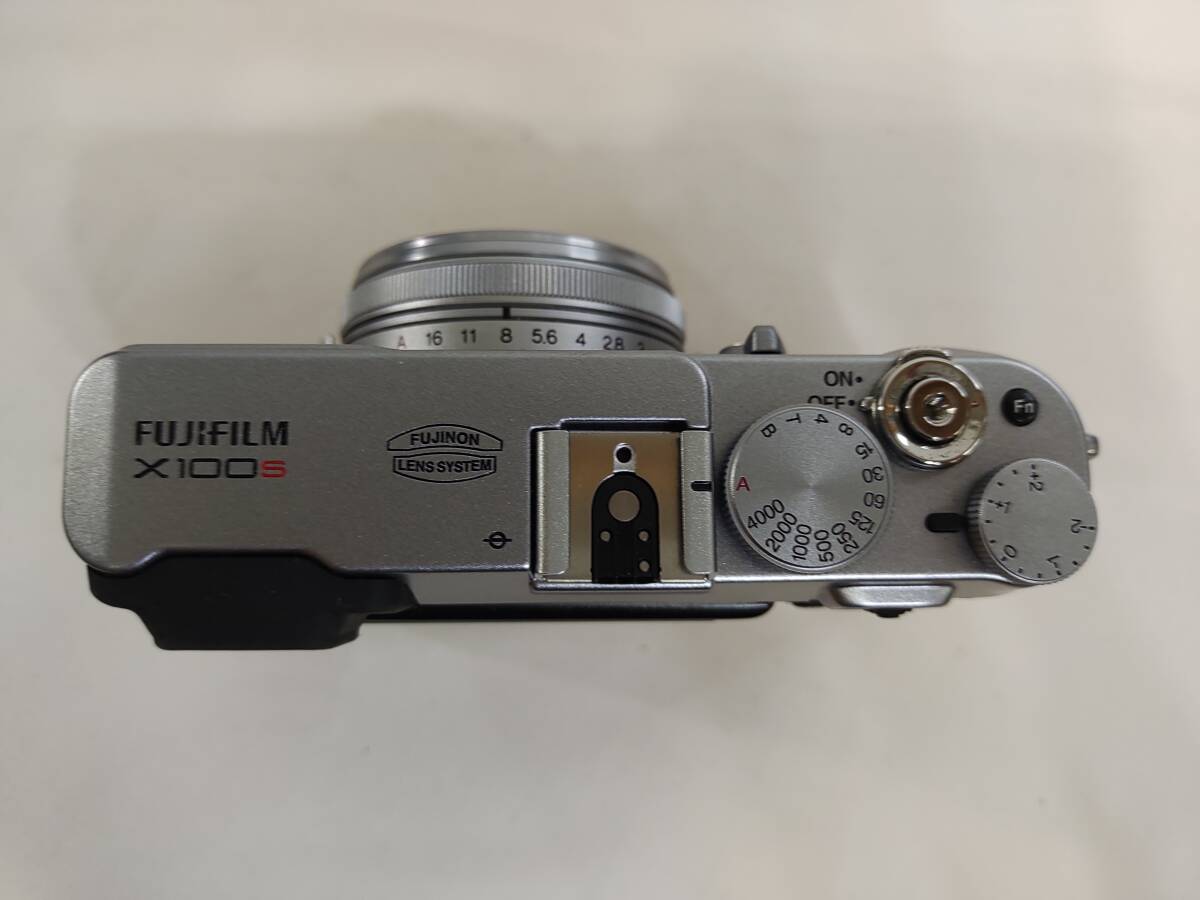 電2798-312♪【60】 FUJIFILM X100S デジタルカメラ 現状品 通電確認のみの画像7
