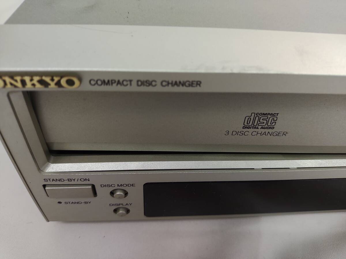 電2804-308♪【80】ジャンク品・ONKYO COMPACT DISC PLAYER C-707CH 破損あり_画像2