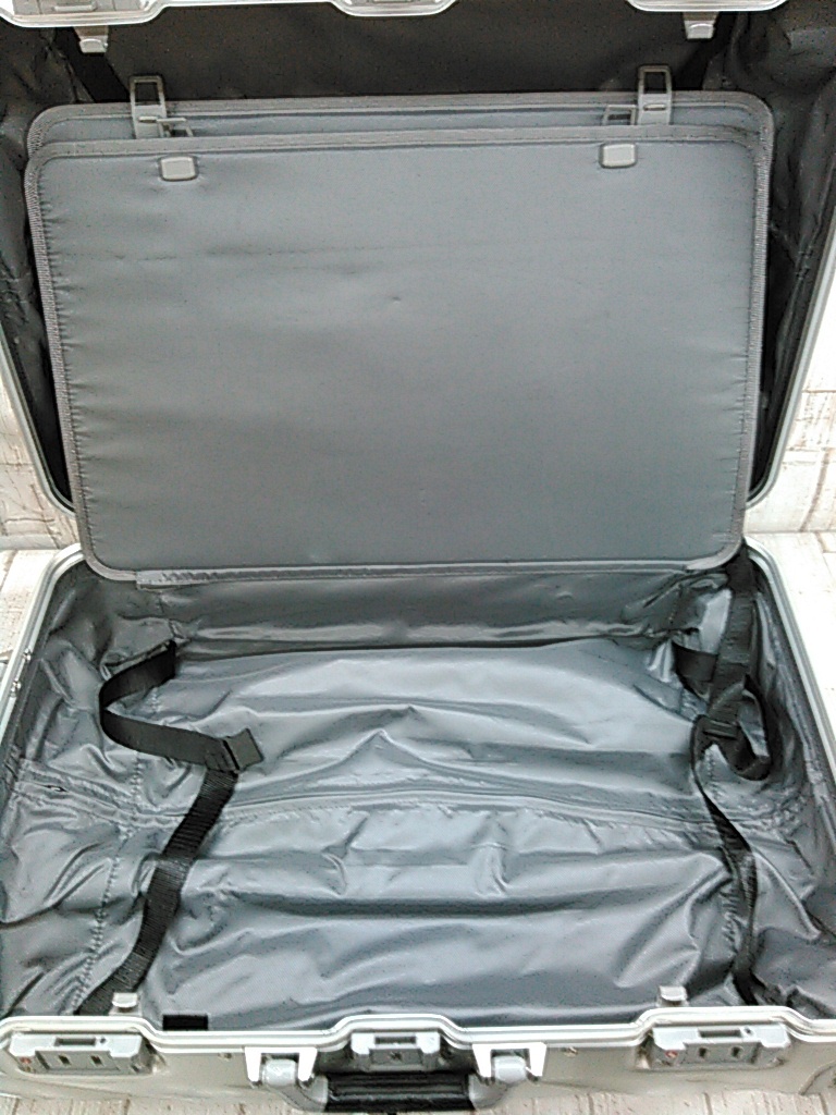 He1164-182♪【140】TUMI トゥミ アルミ スーツケース シルバーの画像6