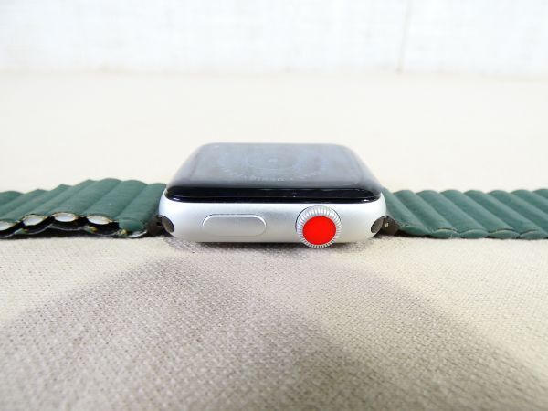 ★(HIG-2) Apple Watch Series3 42mm GPSモデル スマートウォッチ ※ジャンク @送料520円_画像5