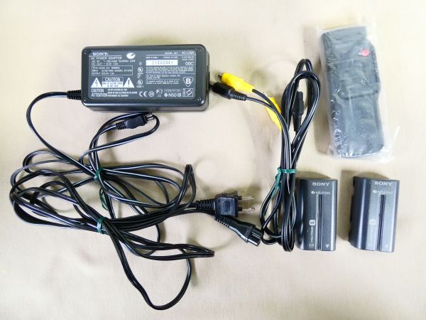 SONY ソニー ビデオカメラ Hi-8 CCD-TRV80 Handycam ハンディカム 8ミリ ※通電OK 動作未確＠80(4)の画像2