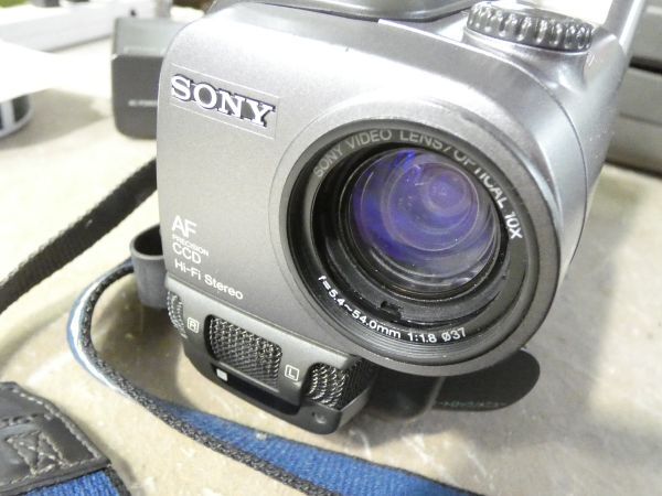 SONY ソニー video Hi8 CCD-TR11 ハンディカム 8ミリビデオカメラ ※通電OK ジャンク＠60(4)_画像5