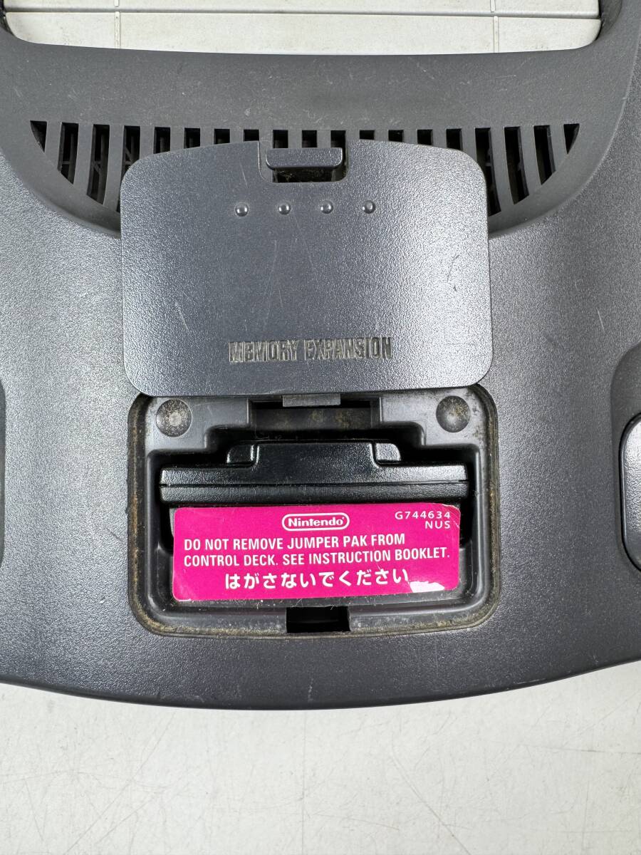 ♪【中古】任天堂 Nintendo 64 本体 4台 まとめ N64 ロクヨン ゲーム機 動作未確認 ジャンク ＠80(4)の画像3