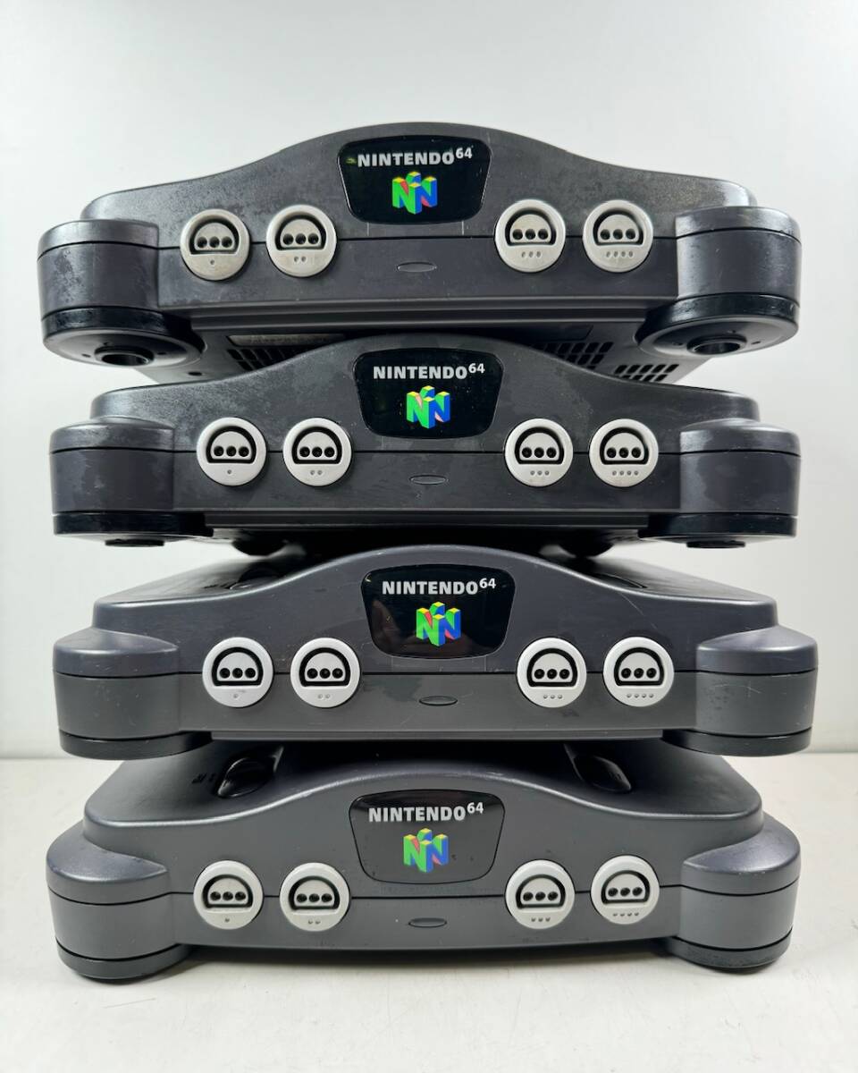 ♪【中古】任天堂 Nintendo 64 本体 4台 まとめ N64 ロクヨン ゲーム機 動作未確認 ジャンク ＠80(4)の画像1
