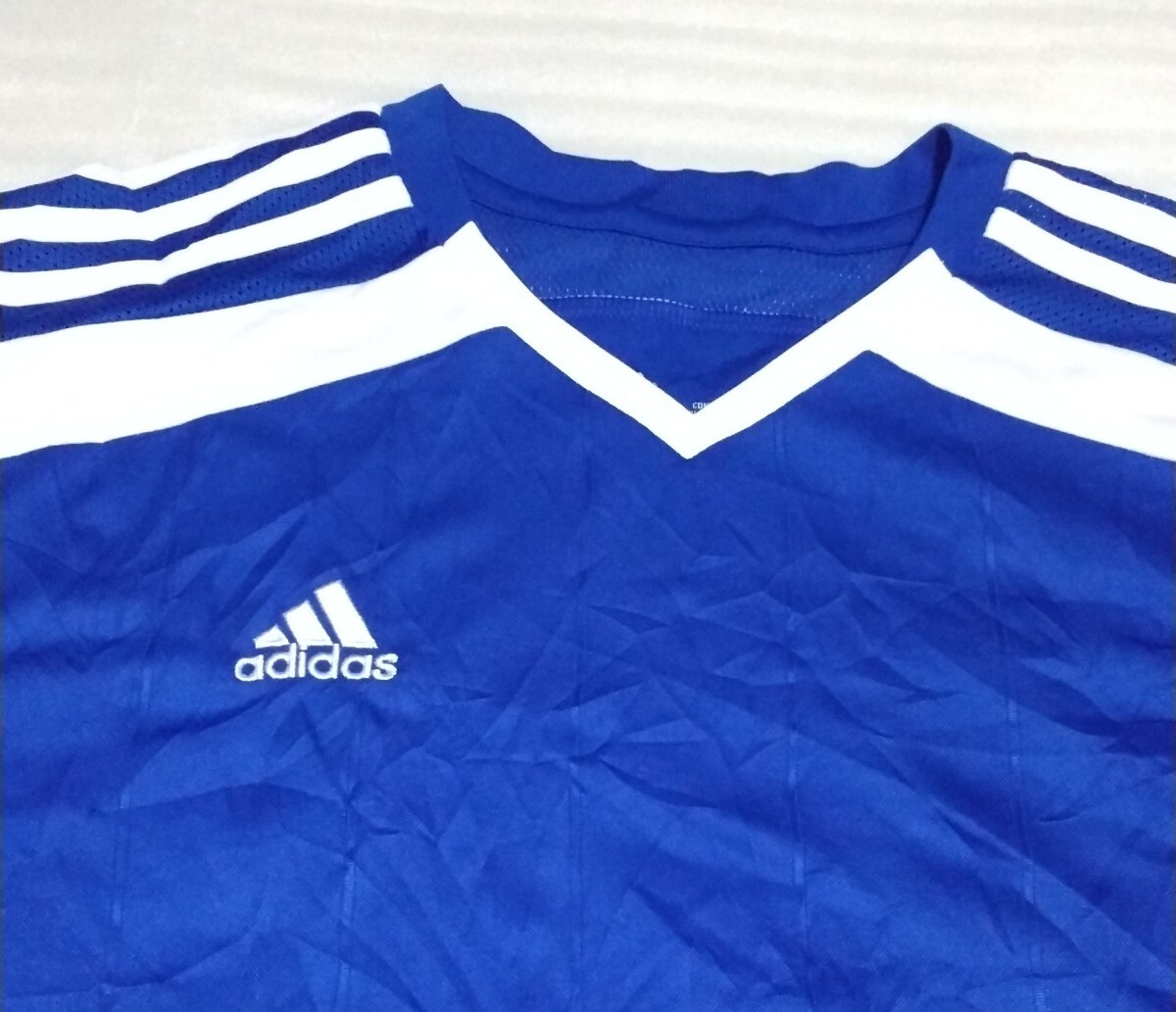 ☆adidas.com アディダス 半袖Tシャツ サイズ(UK20-22/USA) XL ブルー青色ホワイト白メッシュclimacoolスリー ストライプス150g肩幅 約42cmの画像3