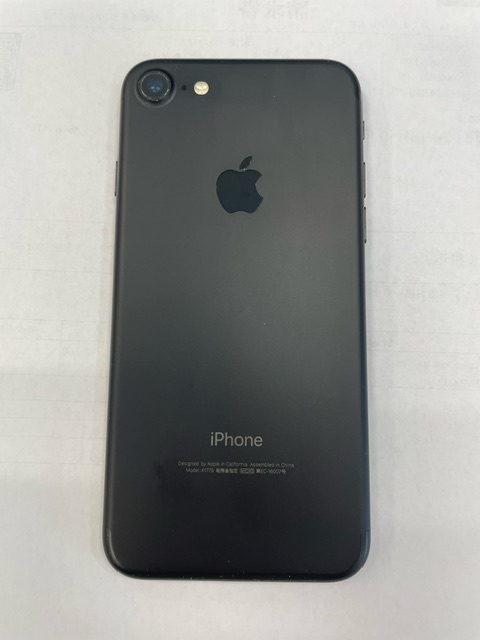 【スマホ】Apple iPhone7 本体 カラー：ブラック 32GB SIMロック : 解除済み バッテリー：85％ 箱付の画像2