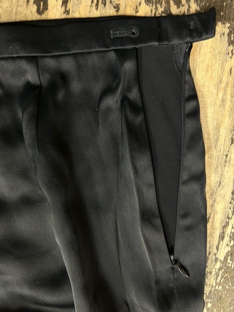 未使用品タグ付 スイス製 AKRIS アクリス パンツ 光沢 スラックス ワイド ロング 黒42の画像6