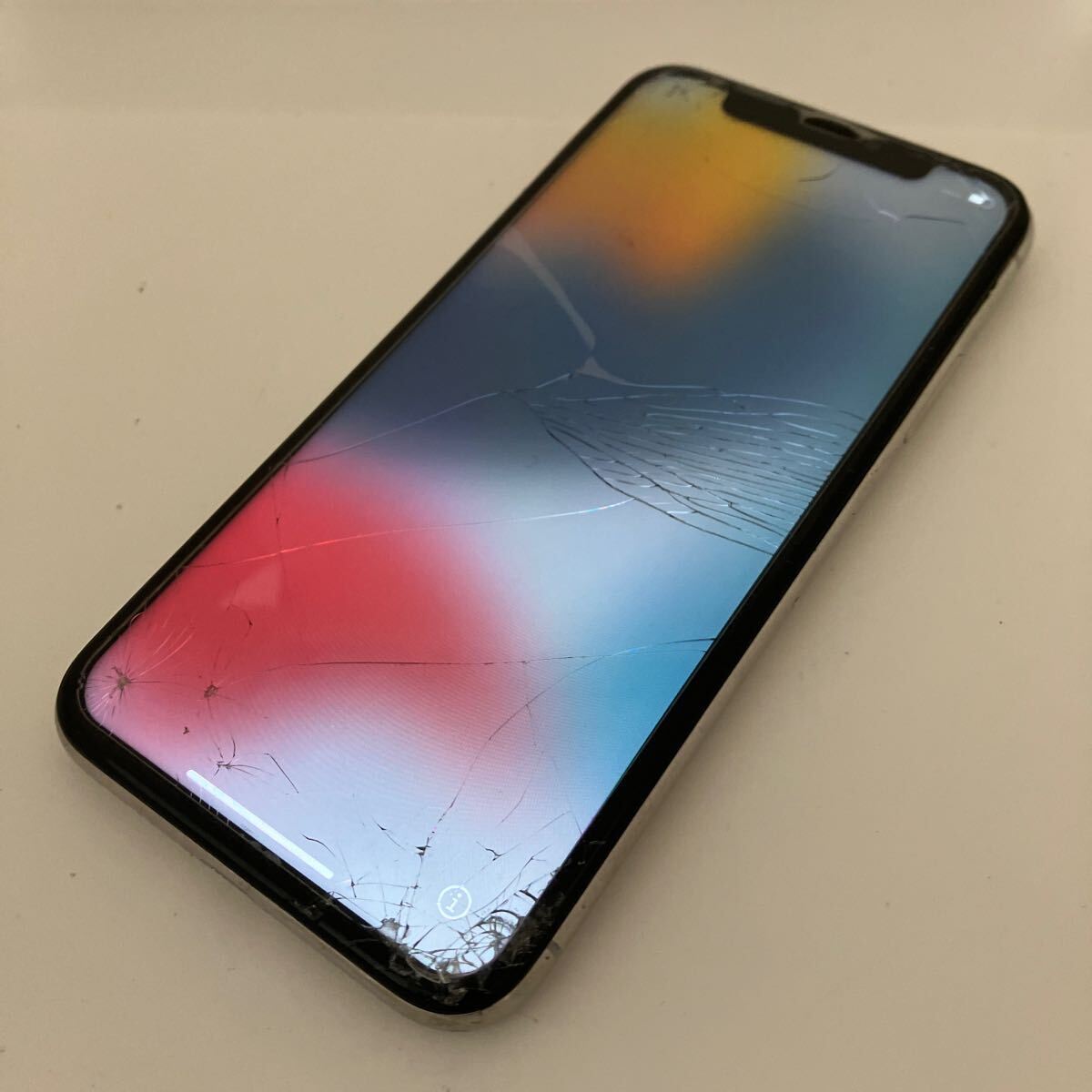 ▽【500円スタート】iPhoneX iPhone7 iPhone5s まとめ売り3点 ジャンク品 利用制限◎ 356738083956693/353832109407683 画面割りありの画像2