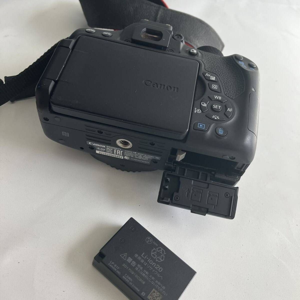 ★【500円スタート】Canon EOS Kiss X8i デジタル一眼レフカメラ EF-S 18-55IS レンズキット 箱付き_画像7