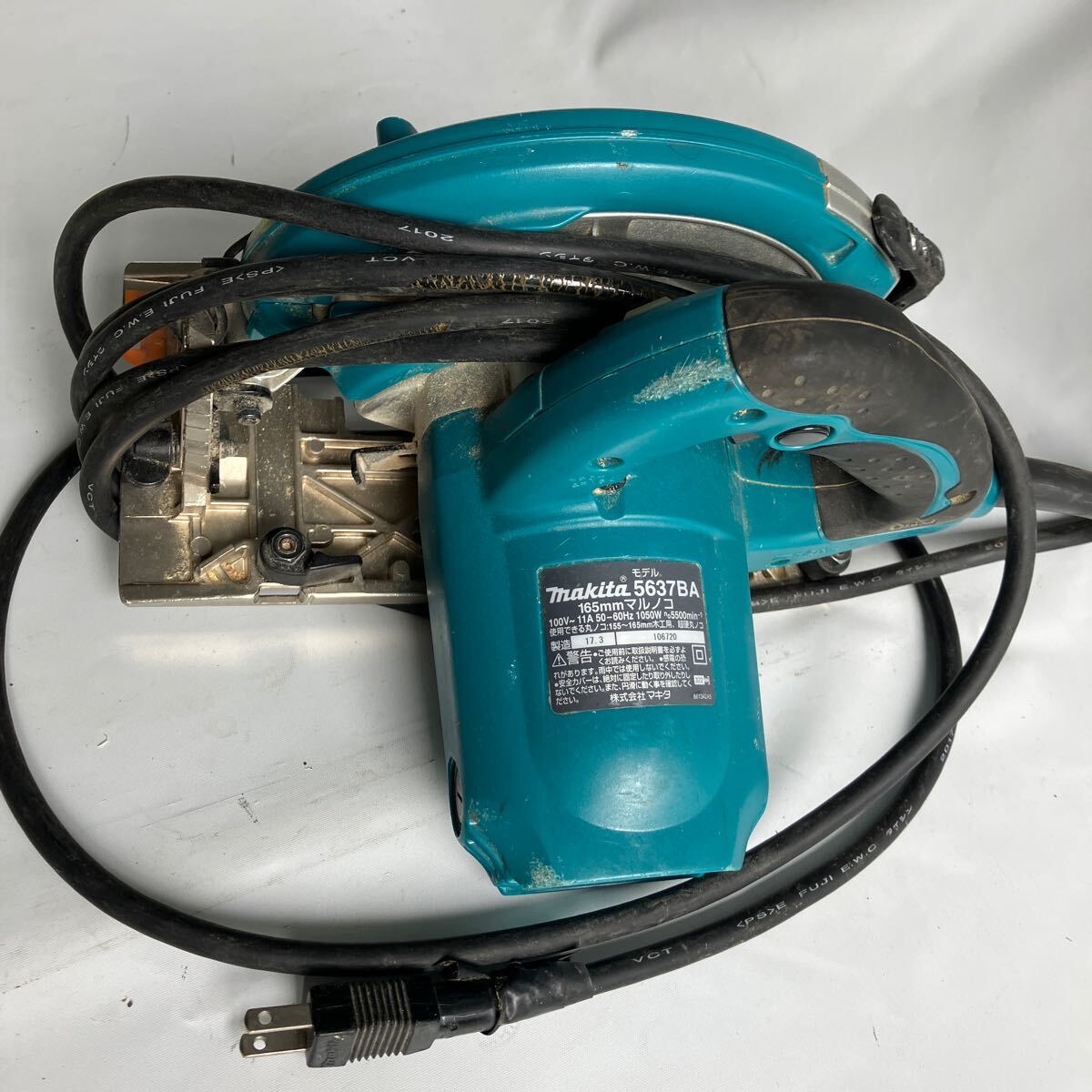 ○【500円スタート】makita マキタ 165mm マルノコ 丸のこ 5637BA 電動工具 _画像4