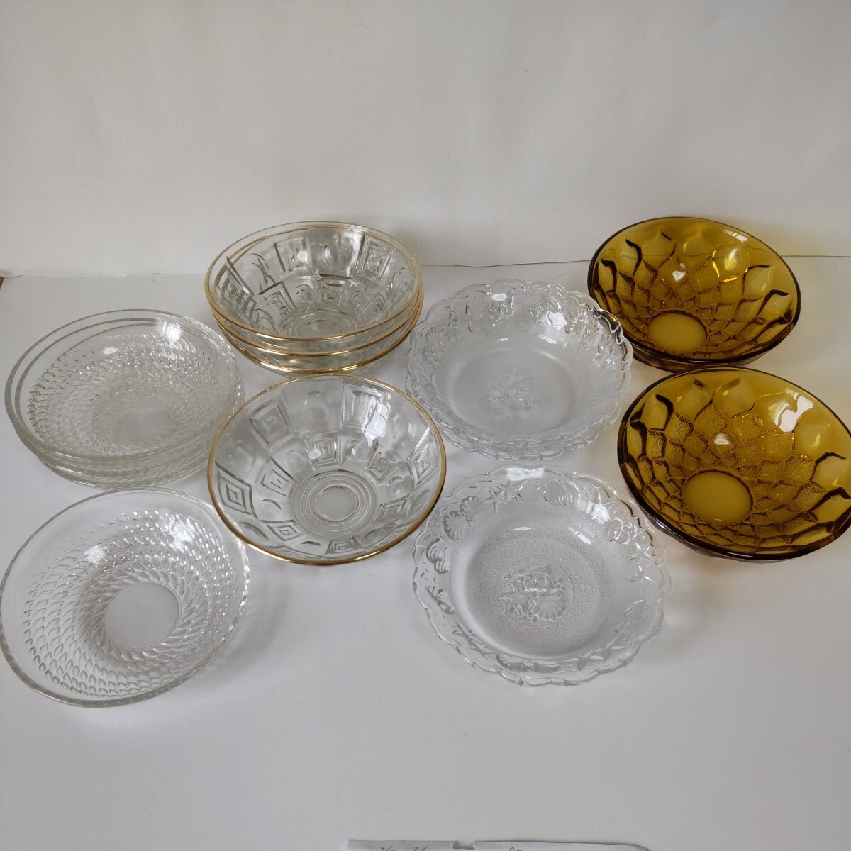 昭和レトロ ガラス製皿 氷皿 4種類 13枚(左より4、4、3、2) 目立った傷や汚れ無し _画像1