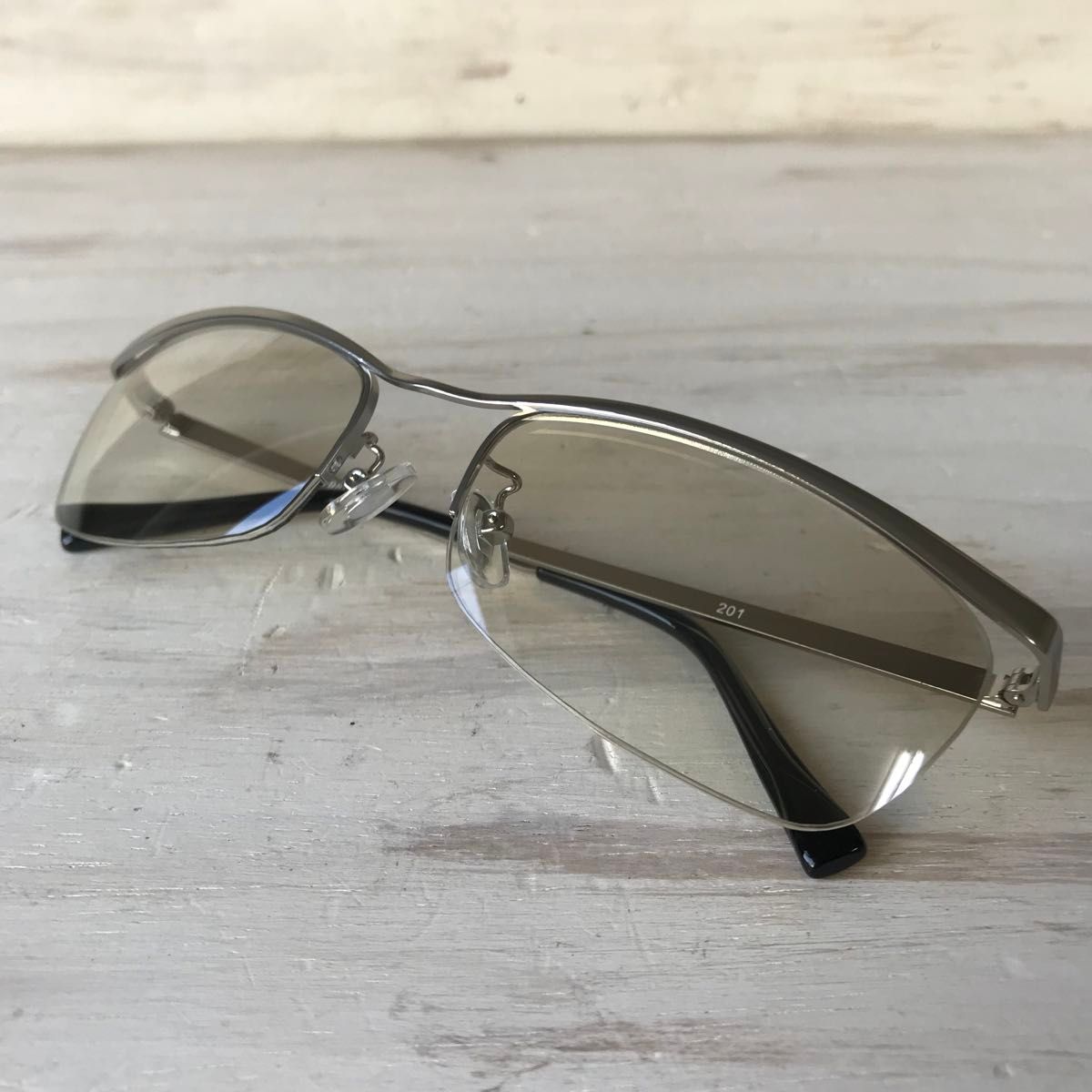 サングラス メンズ オラオラ系 ちょい悪 伊達メガネ 伊達眼鏡 メンズ  ドライブ かっこいい 目が透ける クリアハーフミラー