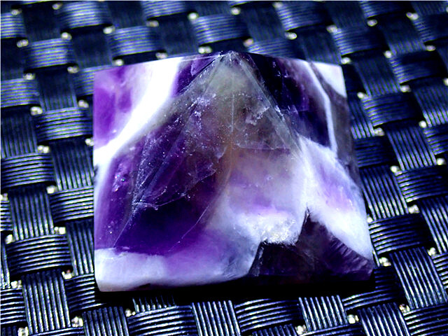 「在庫処分」天然～愛の守護石～夢幻紫水晶ピラミット175G8-12G11Dの画像1