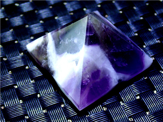 「在庫処分」天然～愛の守護石～夢幻紫水晶ピラミット175G8-12G11Dの画像2