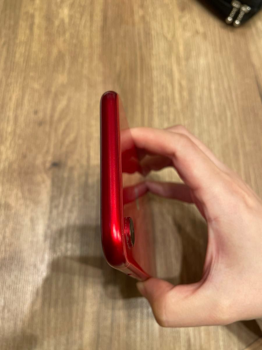 iPhone XR レッド PRODUCT RED  au バッテリー79% au・UQで使用可能 ケース付き