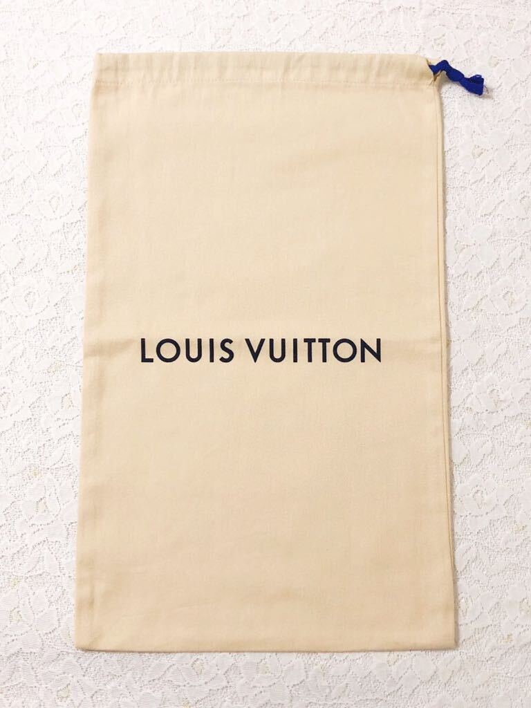 ルイヴィトン「LOUIS VUITTON」シューズ用保存袋 2枚 現行 (3829) 正規品 付属品 内袋 布袋 巾着袋 ベージュ 29.5×49cm 生産国違い_画像4