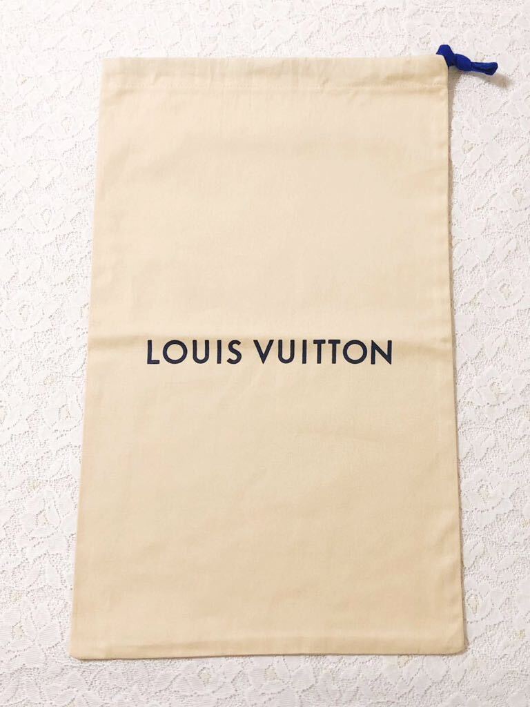 ルイヴィトン「LOUIS VUITTON」シューズ用保存袋 2枚 現行 (3829) 正規品 付属品 内袋 布袋 巾着袋 ベージュ 29.5×49cm 生産国違い_画像2