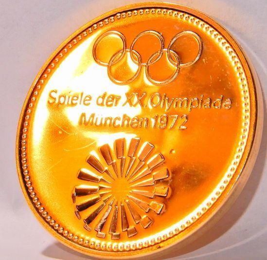 限定数発行 手変わり 1972年 ドイツ ミュンヘンオリンピック 五輪 ゴールド K10 / K24 金製 公式記念メダル 聖火ランナー 記章 コイン_画像1